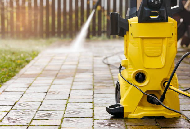 Best Sidewalk and Walkway Cleaning  in Como, WI